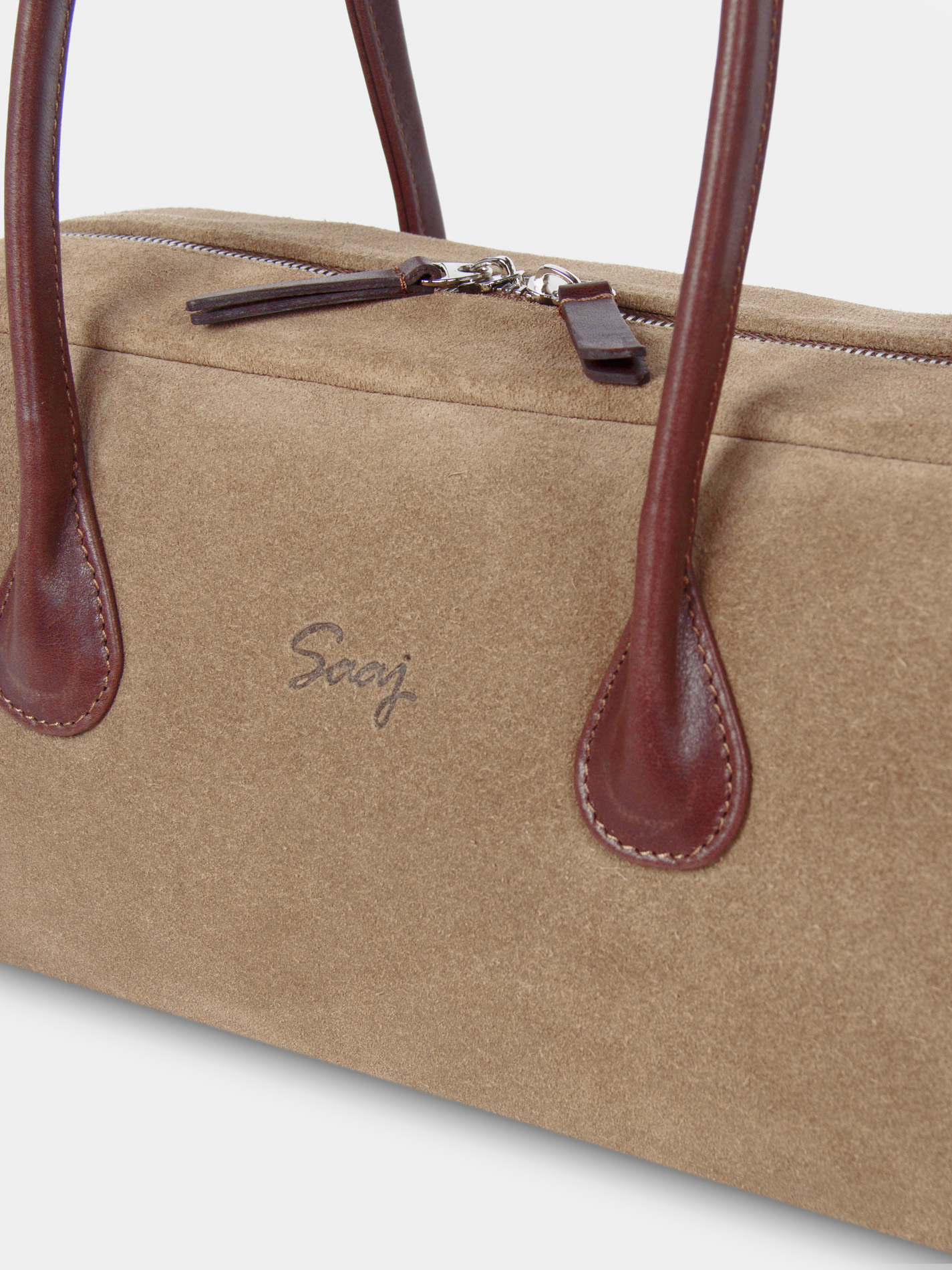 Сумка-багет из натуральной замши Замшевая сумка-багет цвета тауп в комбинации с коричневой кожей