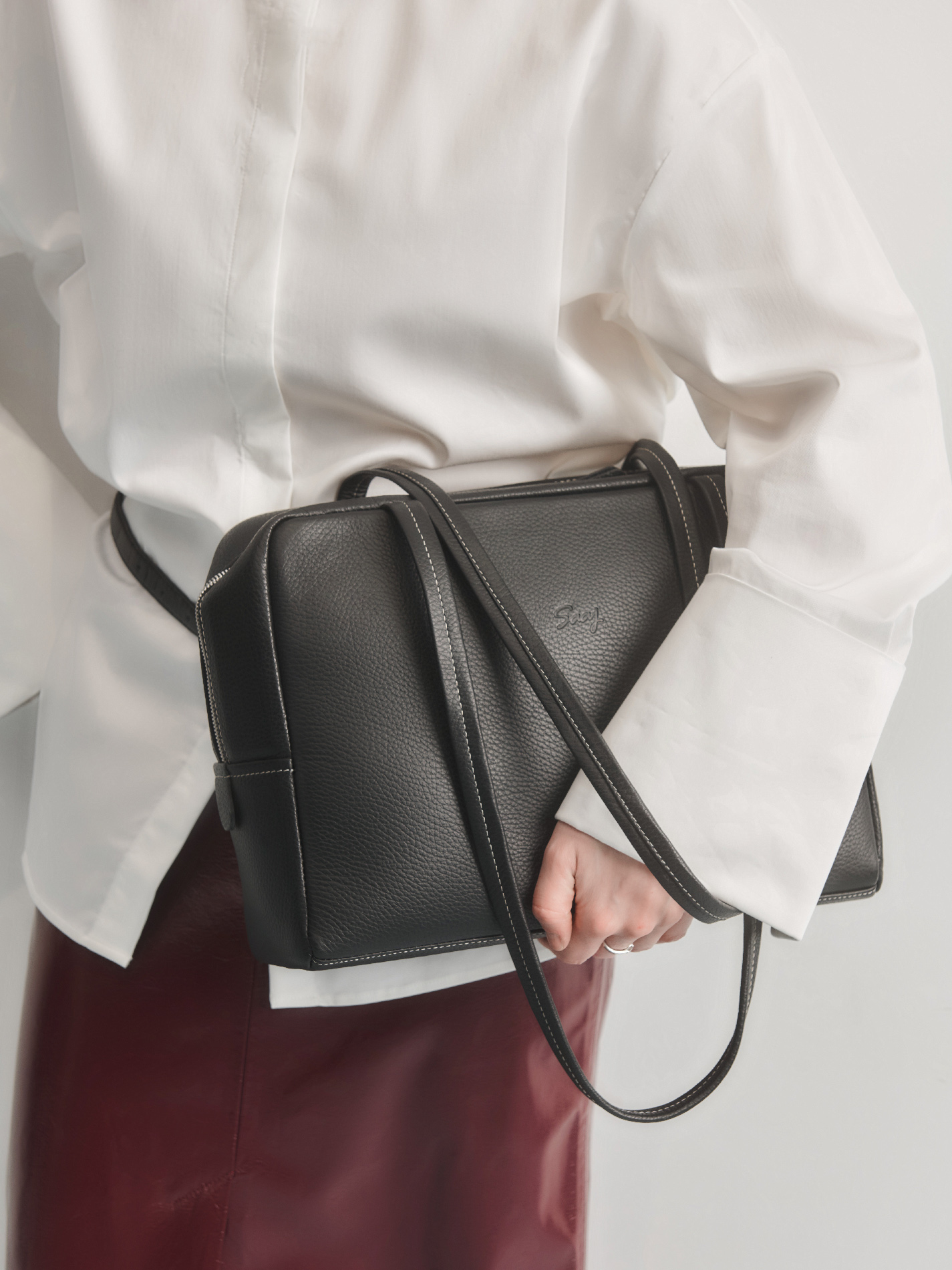 Айтишница 14 дюймов из натуральной кожи черного цвета