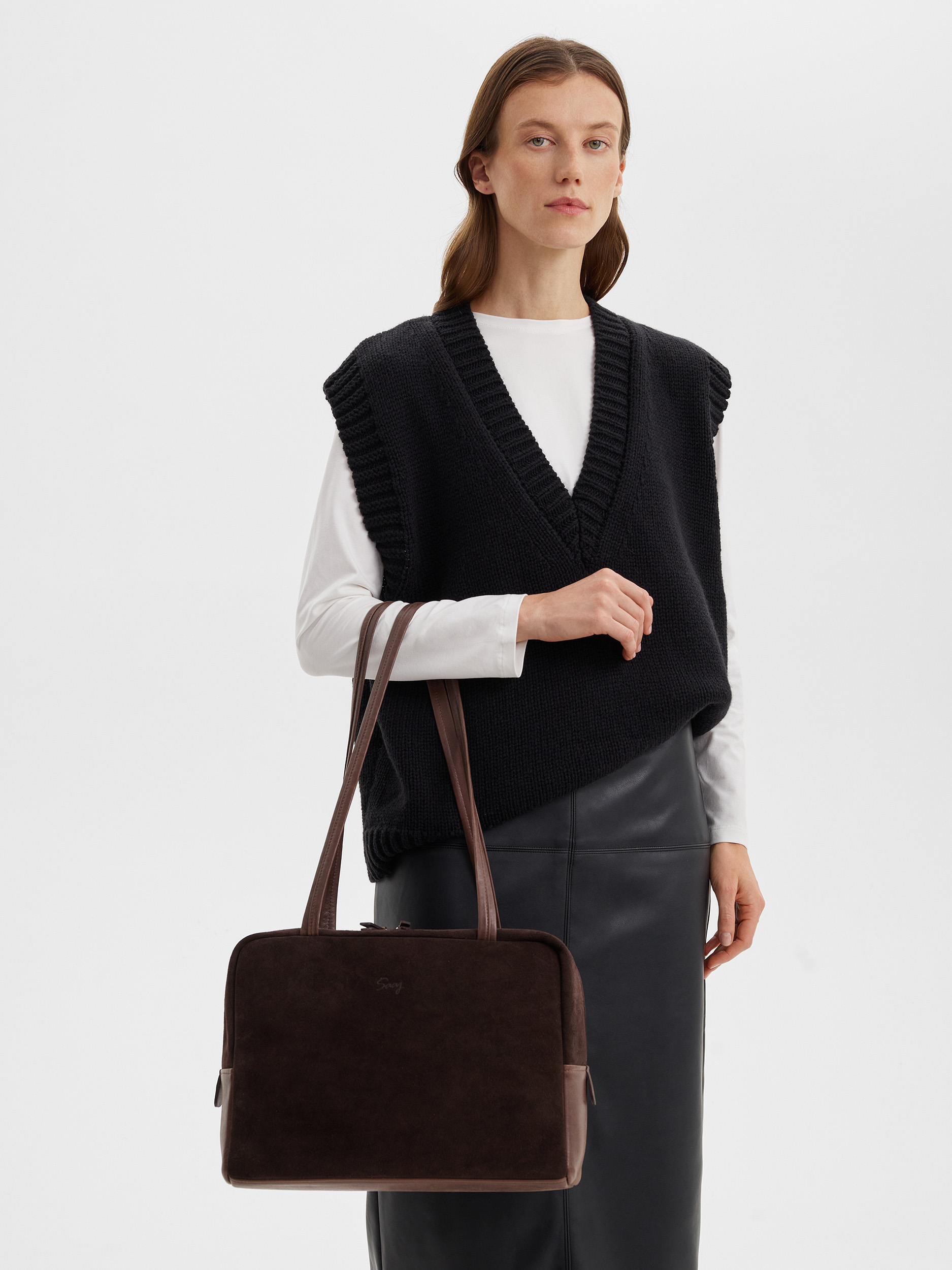 Сумка женская замшевая темно-коричневого цвета Айтишница 14 дюймов