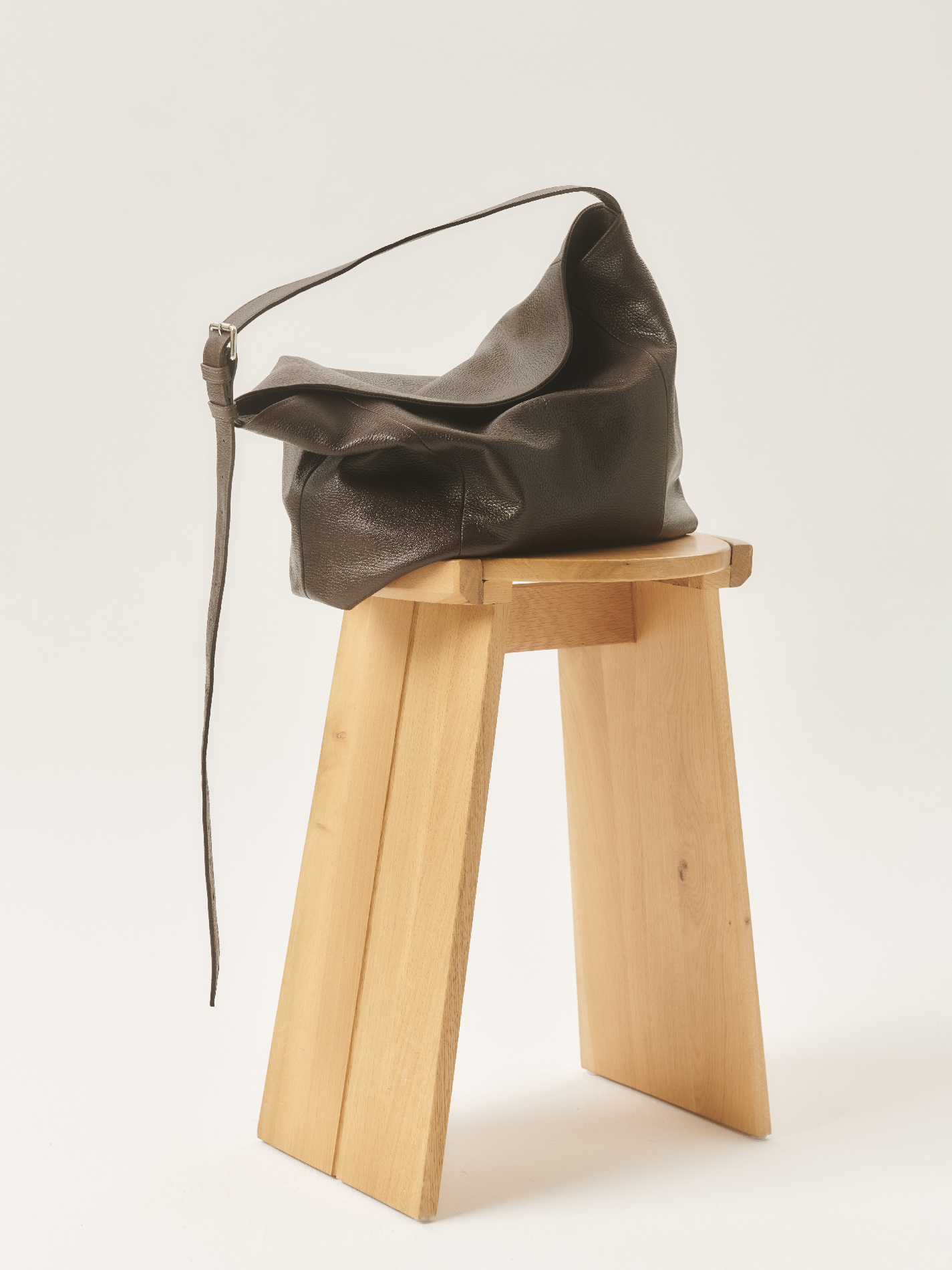 Кожаный шопер для ноутбука 16 дюймов коричневого цвета