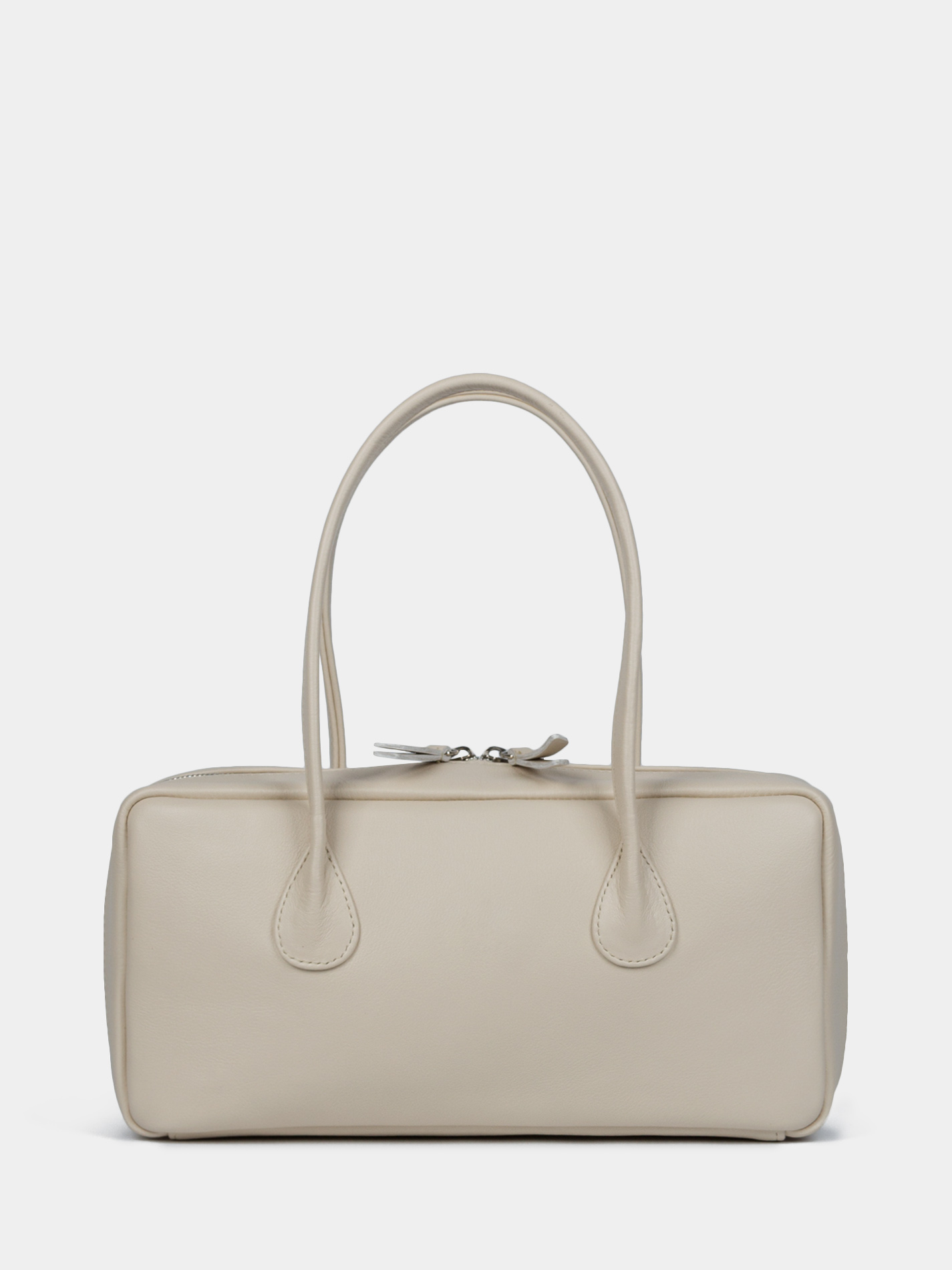 Сумка-багет из натуральной кожи Кожаная сумка-багет молочного цвета