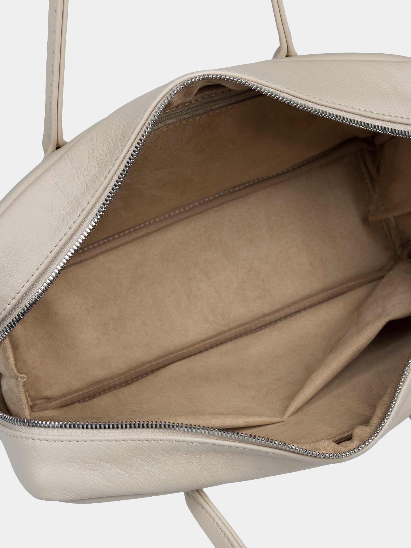 Сумка-багет из натуральной кожи Кожаная сумка-багет молочного цвета