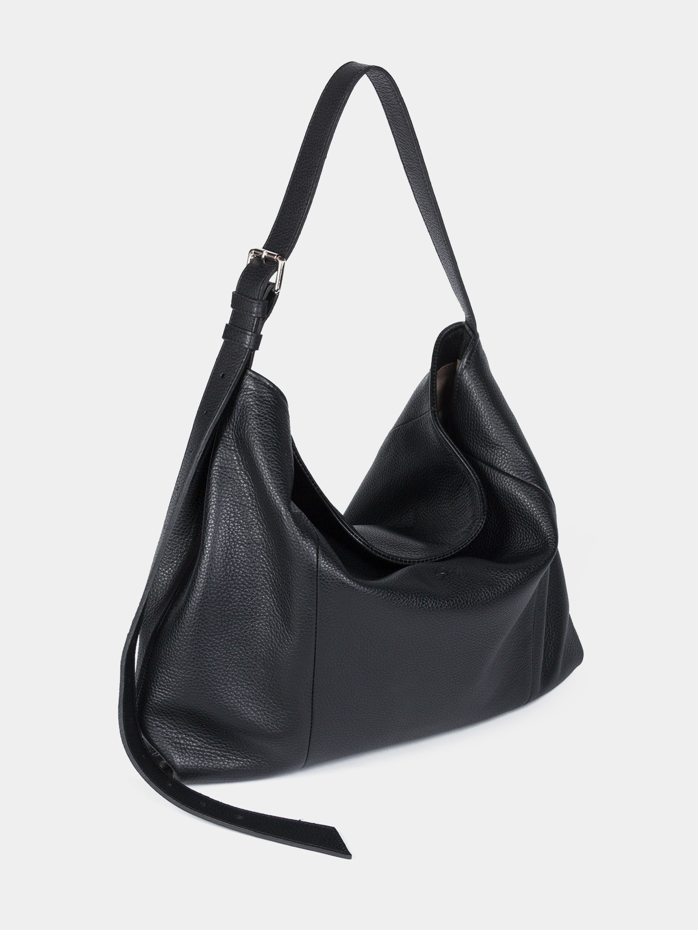 Кожаный шоппер для ноутбука 16 дюймов черного цвета