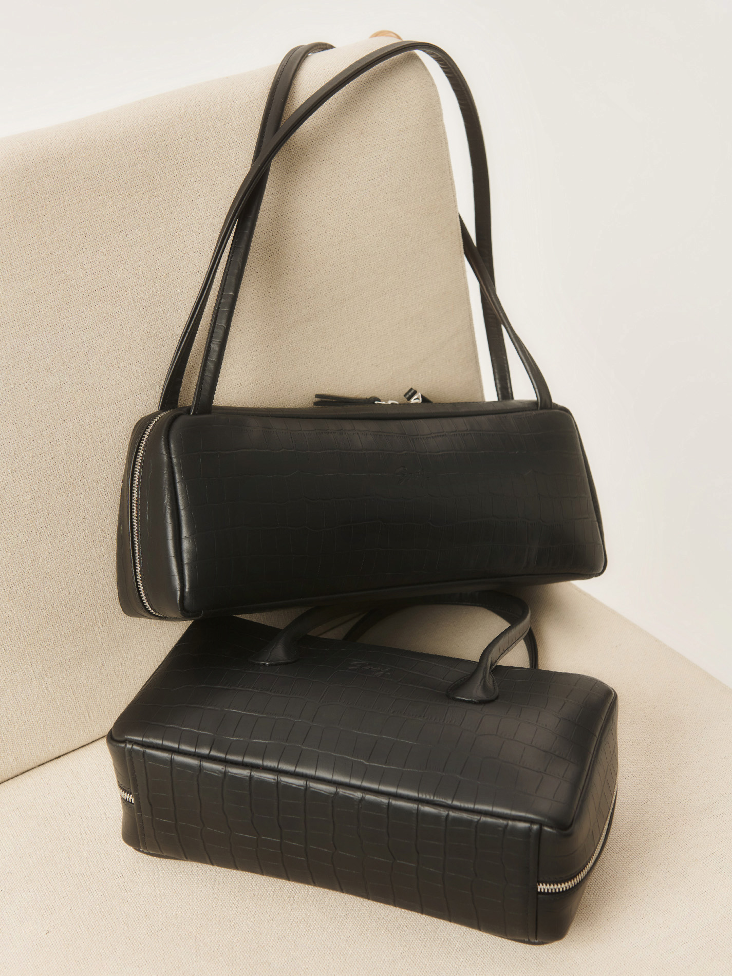 Кожаная сумка-такса черного цвета