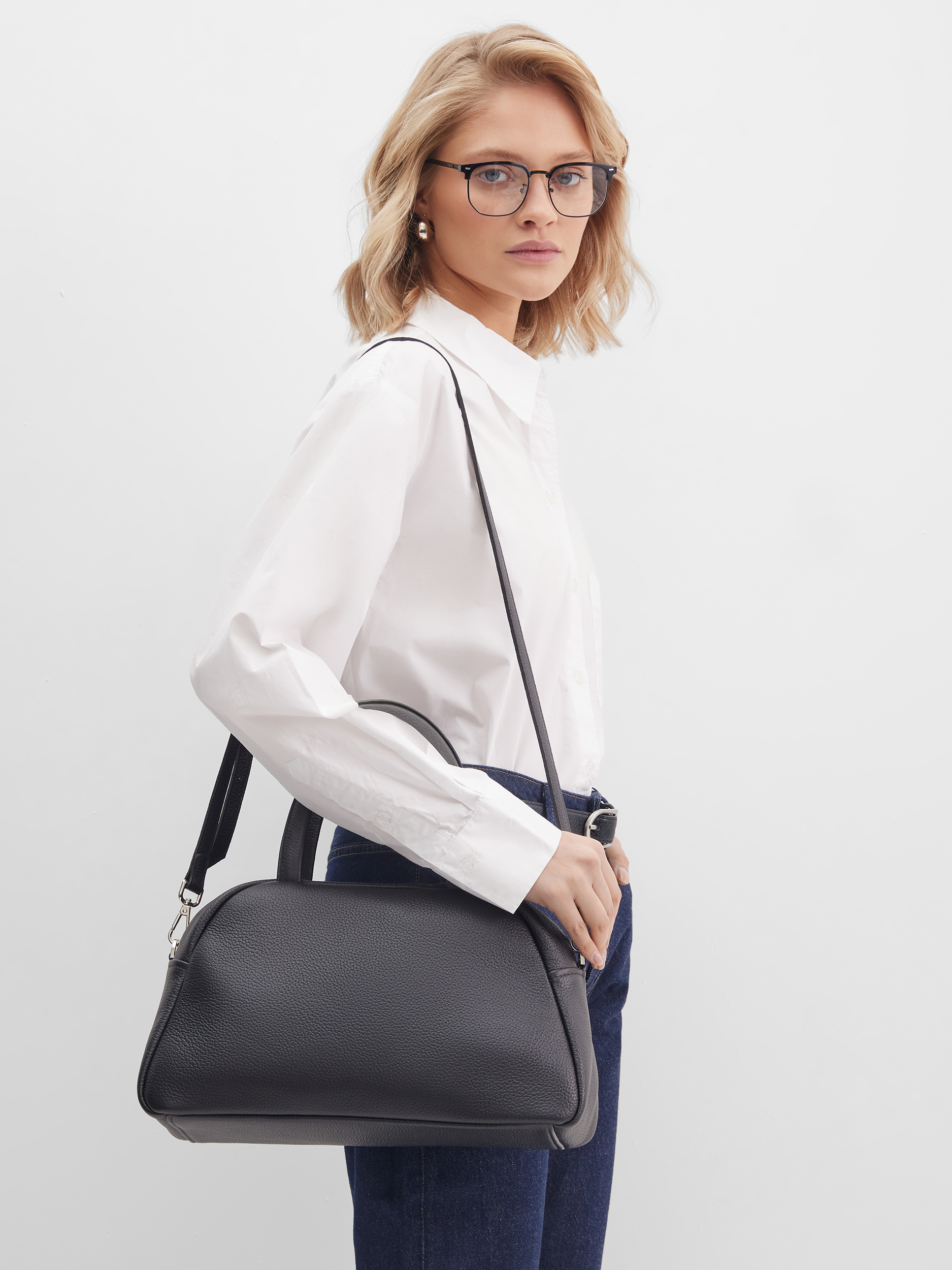 Сумка Balance MINI Кожаная сумка Balance MINI черного цвета для планшета 11 дюймов