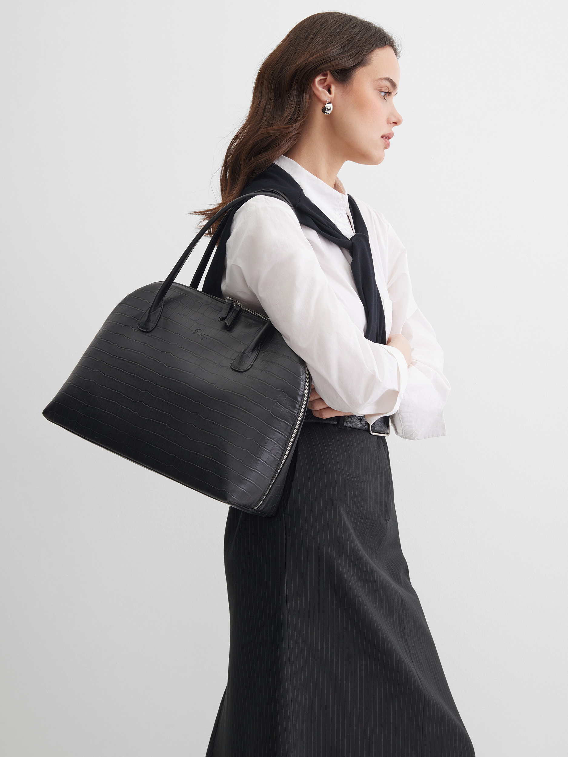 Кожаная сумка Terra 14 дюймов черного цвета