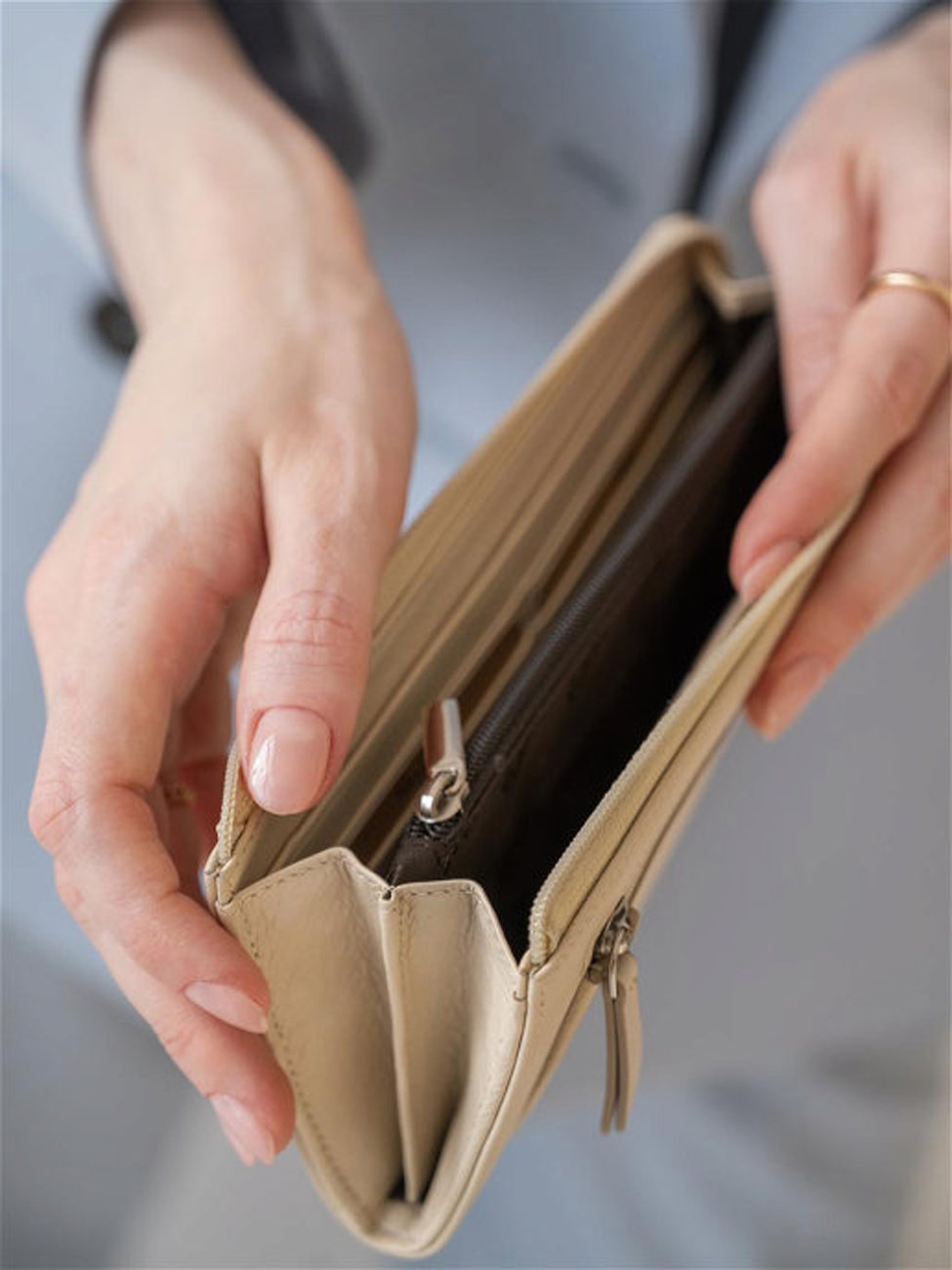 кошелёк женский кожаный для купюр, монет, пластиковых карт, потайной карман