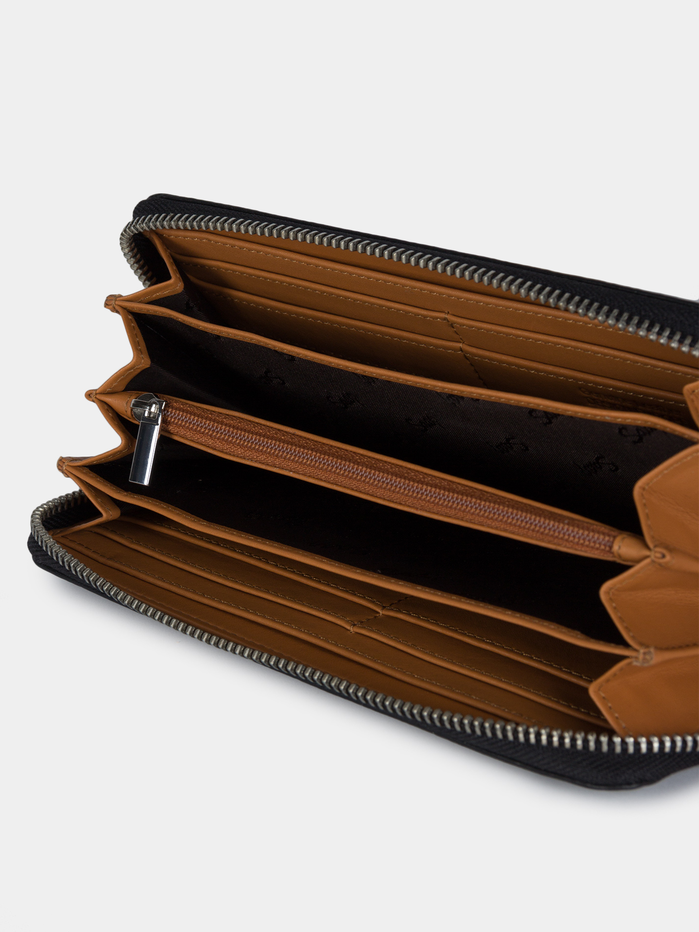 Женский кошелек из натуральной кожи Женский кошелек из натуральной кожи